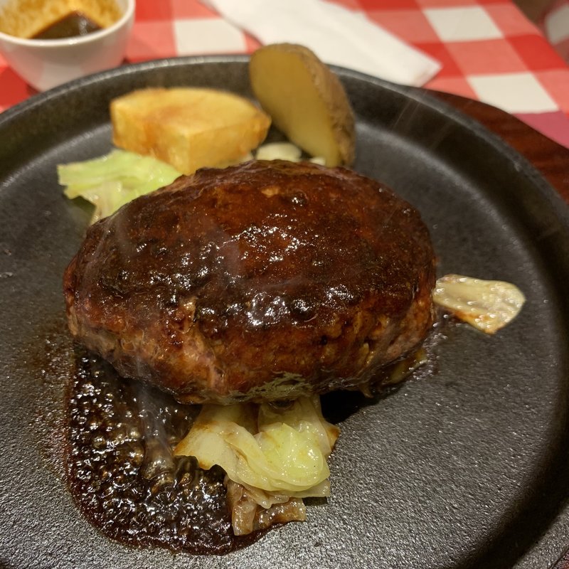 横浜ハンバーグステーキ 160g (カフェ カリオカ 相鉄線横浜構内店)