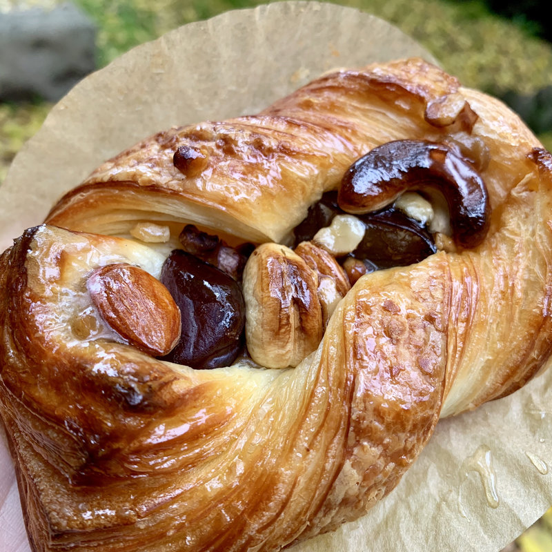 渋皮栗とナッツのデニッシュ(フリブール )