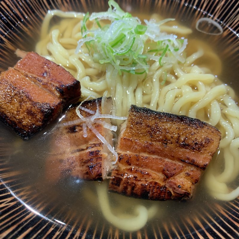 炙り三枚肉そば(琉球麺　茉屋 （マツヤ）)