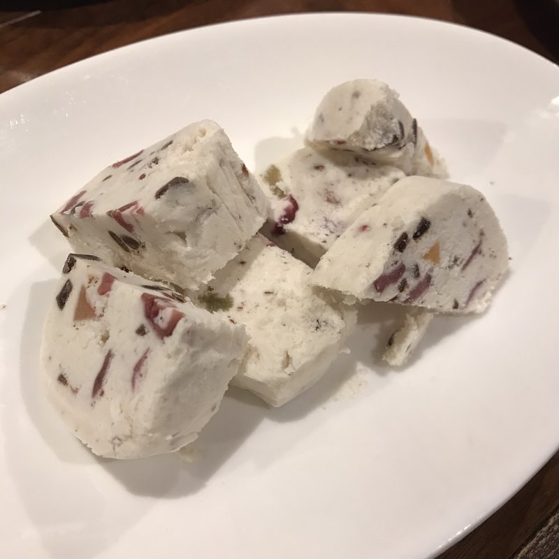 ドライフルーツとリコッタチーズのアイス(LEGAME)