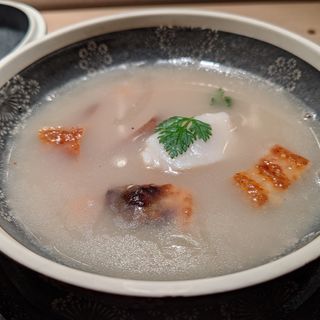 鰻とポルチーニのスープ(うなぎ時任)