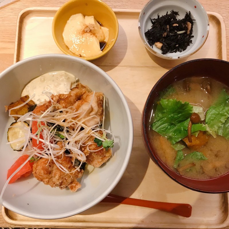 チキン南蛮ゆず胡椒タルタル丼(マルモキッチン 池袋パルコ店)