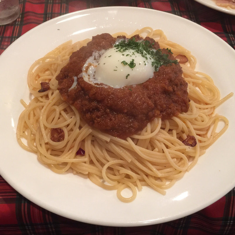 ペペロンチーノのアラビアータソース温玉乗せ(ハックルベリー （HUCKLEBERRY）)