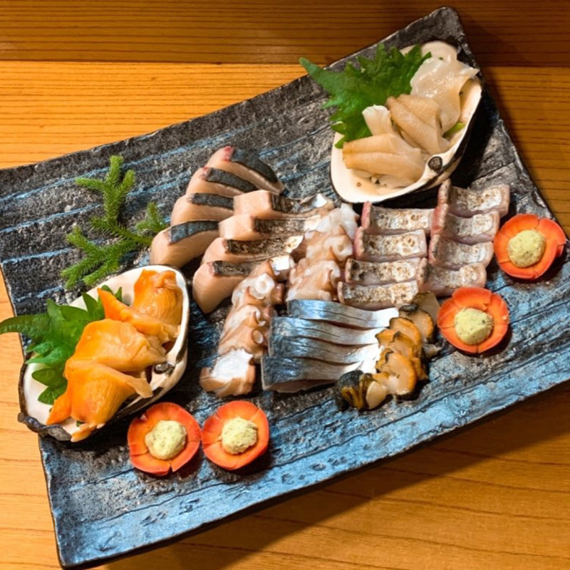 お造り7点盛り合わせ(とみ助 )