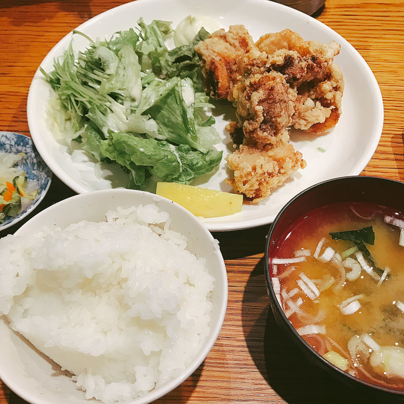 唐揚げ定食(おらい食堂)