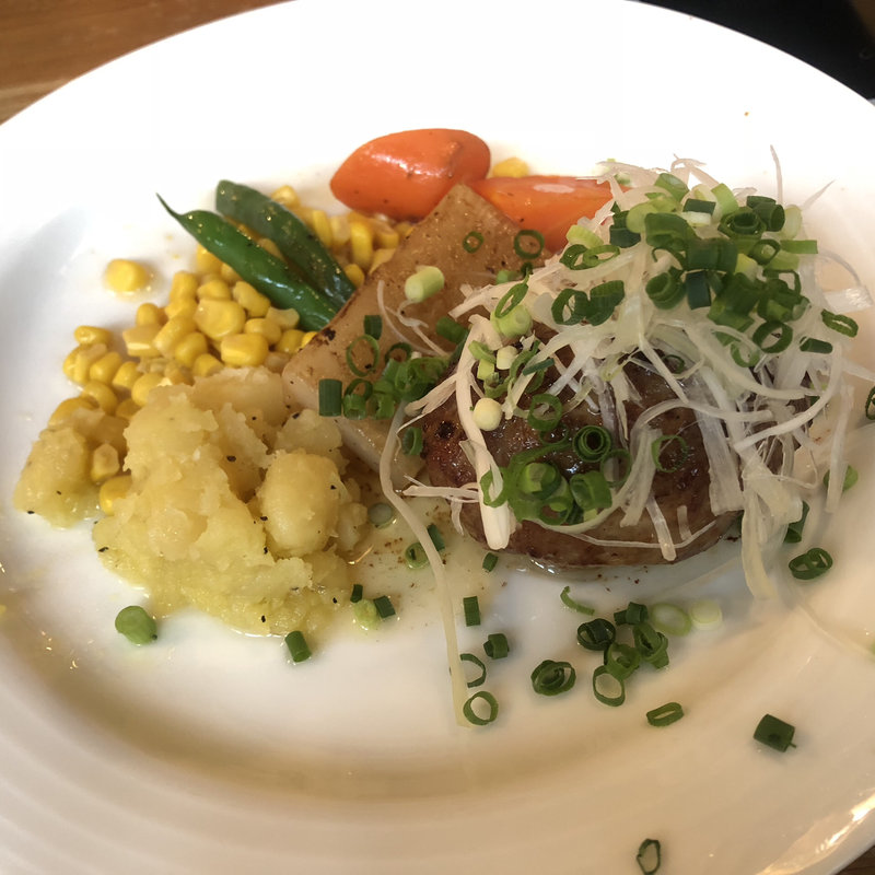 ハンバーグ(ステーキハウス B&M 151A)