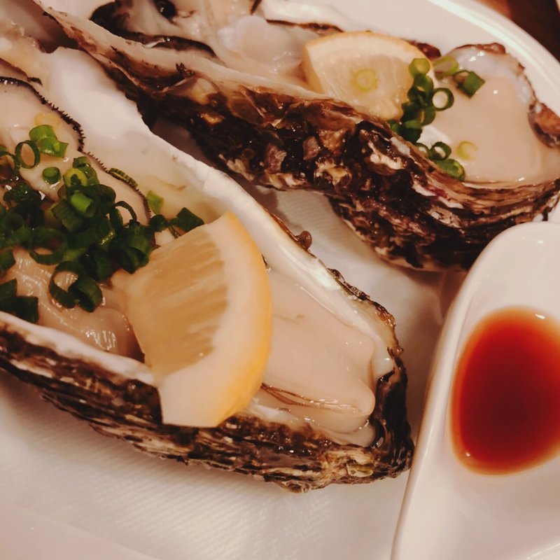 生牡蠣(ポン吉 関内店)