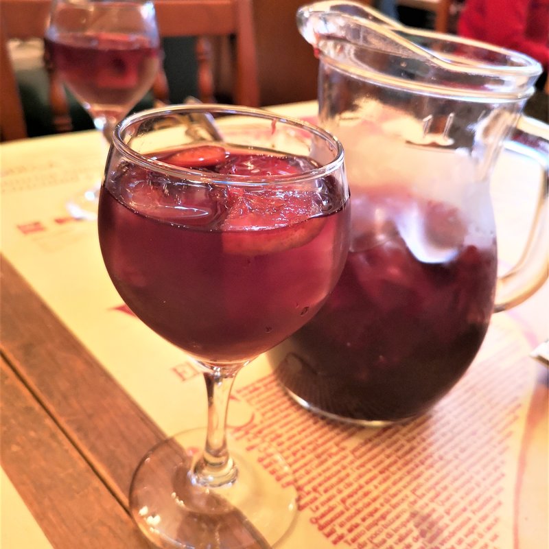 自家製サングリア　デキャンタ(Bar Español LA BODEGA 大阪店（バル エスパニョール ラ ボデガ）)