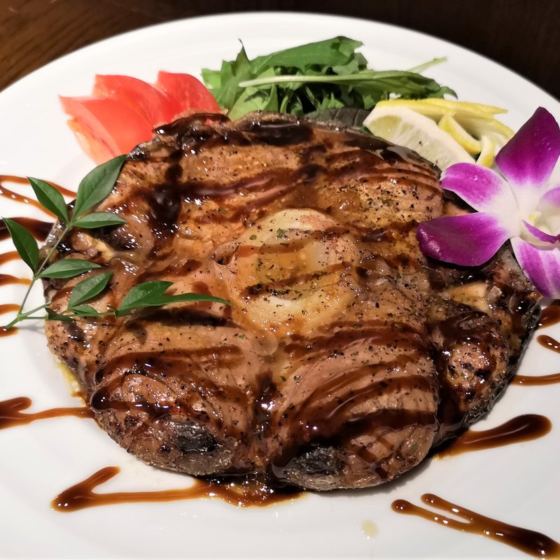 マグロのテールステーキ(蟹と大間のマグロ専門個室 東郷　天王寺アポロビル店)