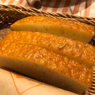 自家製パン(マンマパスタ 新鎌ヶ谷店)