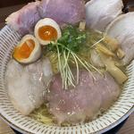 淡麗塩チャーシュー麺(わ河馬 （わかば）)