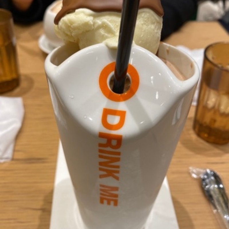 80's ミルクシェイク(MAX BRENNER CHOCOLATE BAR LUCUA osaka｜梅田)
