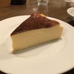 バスクチーズケーキ(洋食バル ウルトラ )