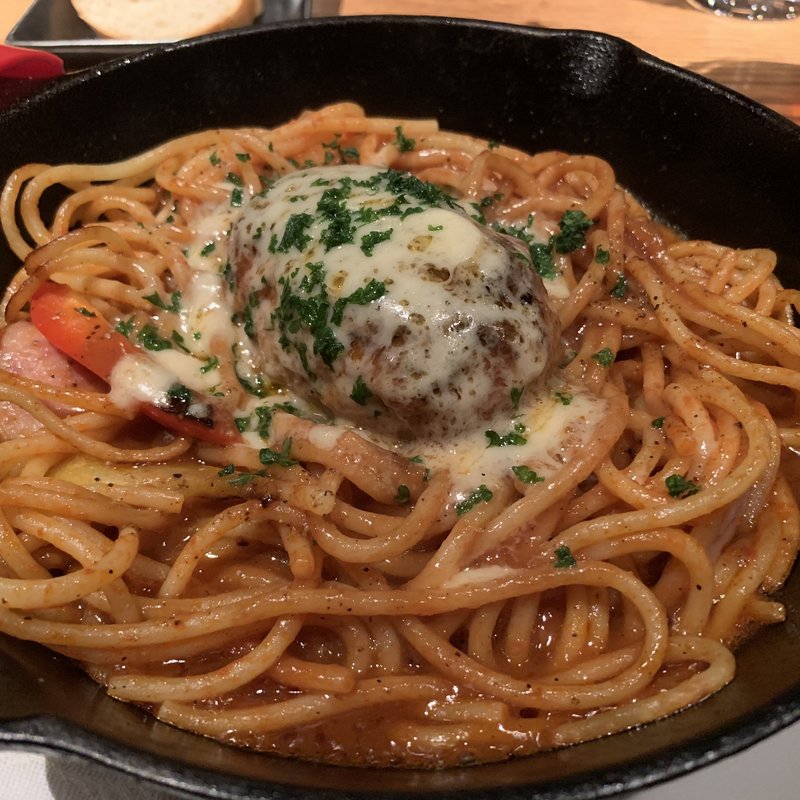 熱成葡萄牛のハンバーグステーキ&焼きナポリタン(ビストロ　ヴァンブリュレ 表参道 （Vin Brule）)