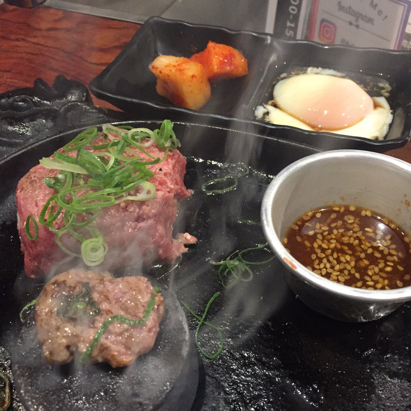 まるでユッケなハンバーグ(富士晃)