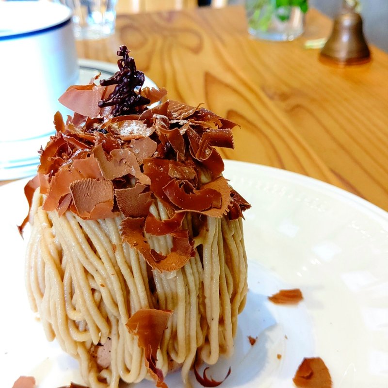 (カフェセルジュ )