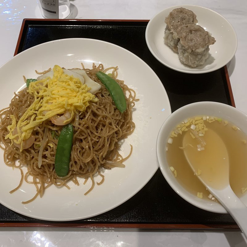 やわらかい焼きそばとシウマイのセット(小洞天 ファーストスクエア店 （ショウドウテン）)