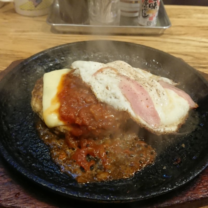 ハンバーグとベーコンエッグの定食(キッチンフレンズ )
