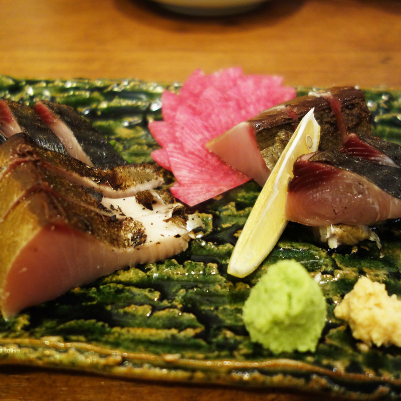 鰹の藁たたき(炙り炉端 山尾 西新店)