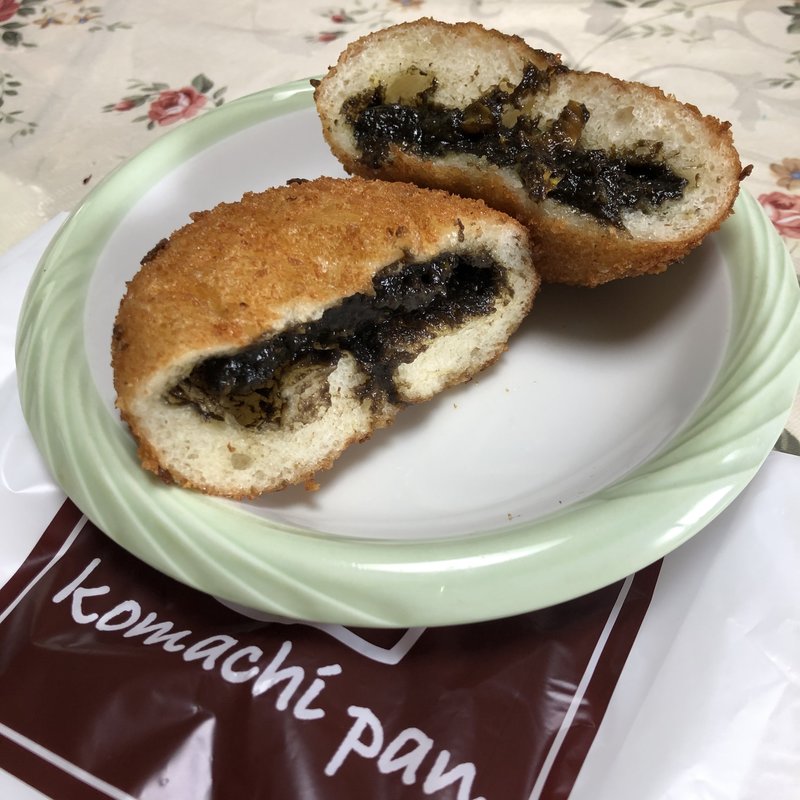 牛すじ黒カレーパン(Ｋｏｍａｃｈｉｐａｎ)