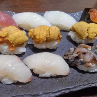 お寿司の盛り合わせ(チョモランマ )