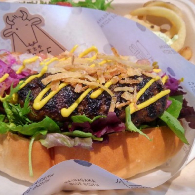 宮古牛ホットドッグ(PAINAGAMA BLUEBOOTH)