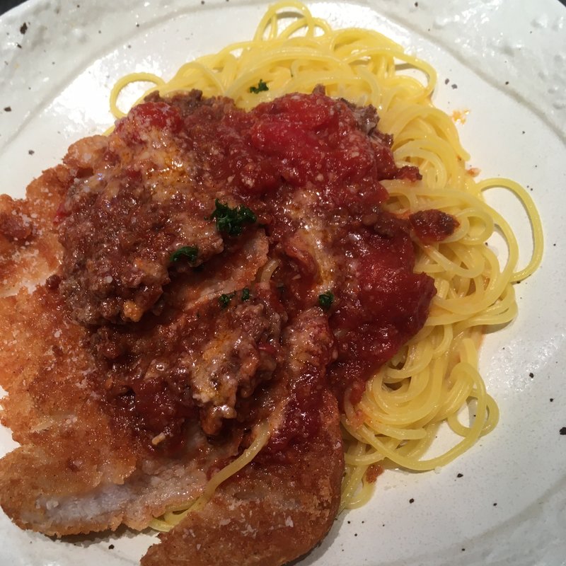 ロース豚カツとトマト風味の軽めのミートソーススパゲッティ  (37 PASTA)