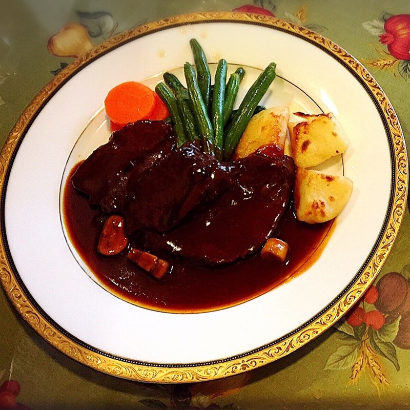 ビーフシチュー(広亭タナカ )