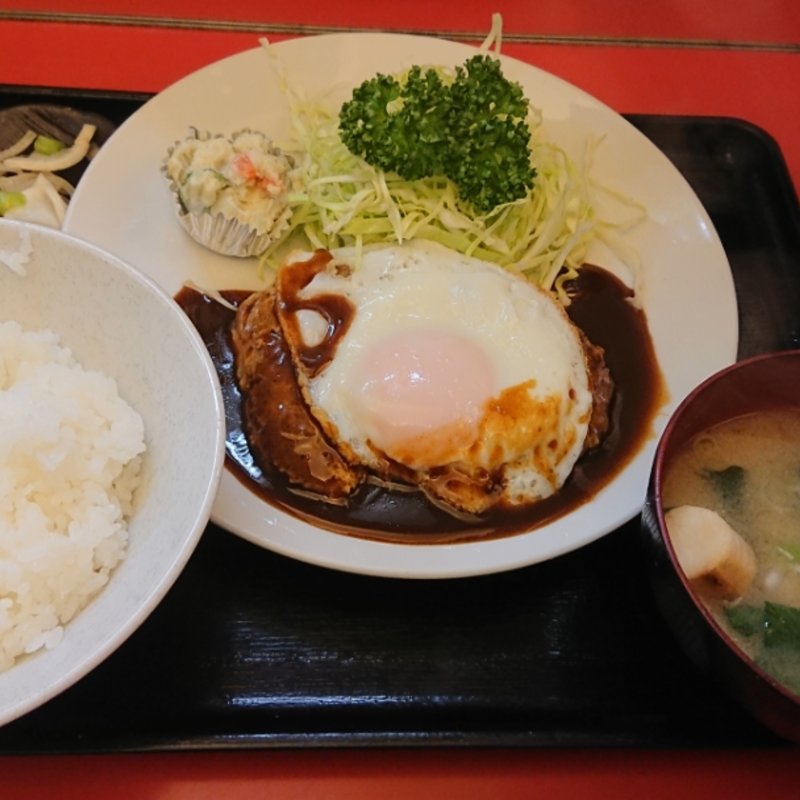 ハンバーグ定食(太平楽)