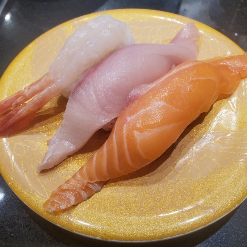 函太郎三昧（本まぐろ赤身・オーロラサーモン・はまち）(産直グルメ回転ずし 函太郎Tokyo)