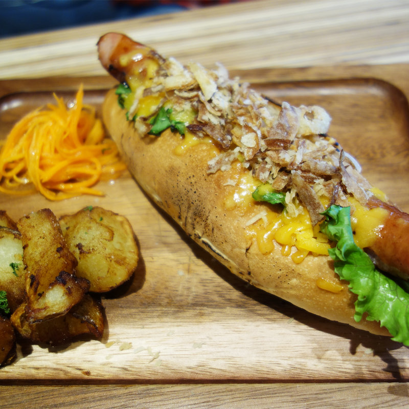 チェダーチーズドッグ(B.B.M 六本松店)