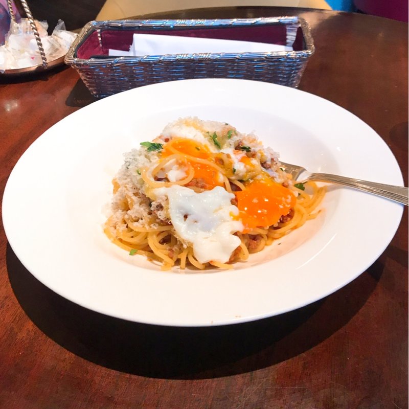スパゲティボロネーゼ 半熟卵添え(キハチカフェ 福屋八丁堀店 （KIHACHI cafe）)