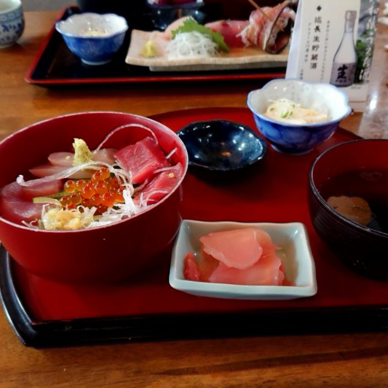 海鮮丼(とまや御食事処 )