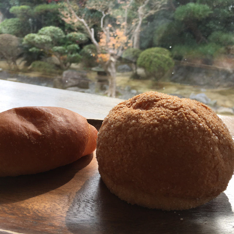 塩バターパン(YORIMICHI)