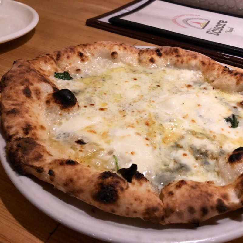 クアトロフォルマッジ(スクオーレ)