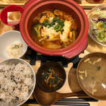 まるごと一個分‼︎豚肉のトマチー鍋(おぼんdeごはん LECT店)
