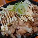 炙りミニチャーシュー丼(麺や道)