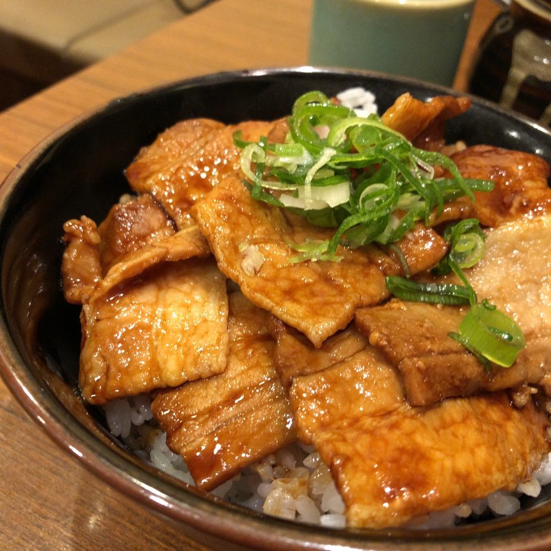 豚丼(豚々亭 （【旧店名：牛亭】）)