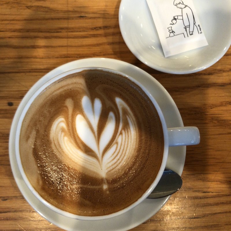 カフェラテ(café vivement dimanche｜カフェ ヴィヴモン ディモンシュ)