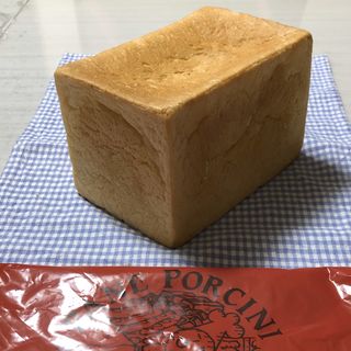熊本県産小麦の食パン(パネ・ポルチーニ （PANE PORCINI）)