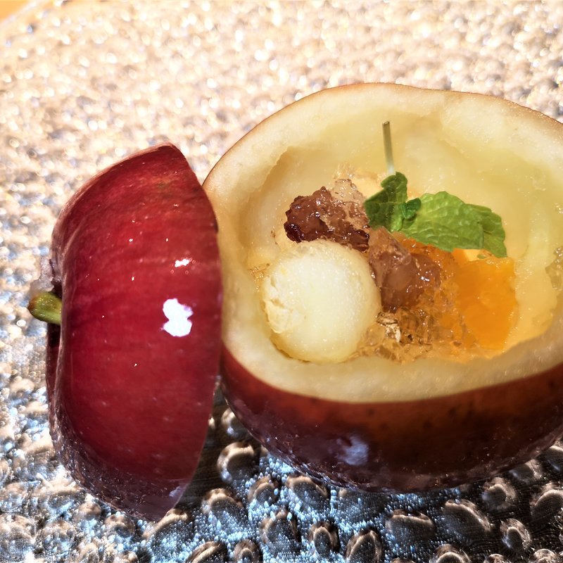 《Tiffany & Co.の彩り》カウンター席限定　 お任せ握りプラン(北新地 すし通)