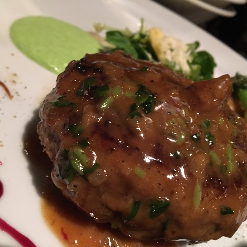 ハンバーグ(バスケット （Basket）)