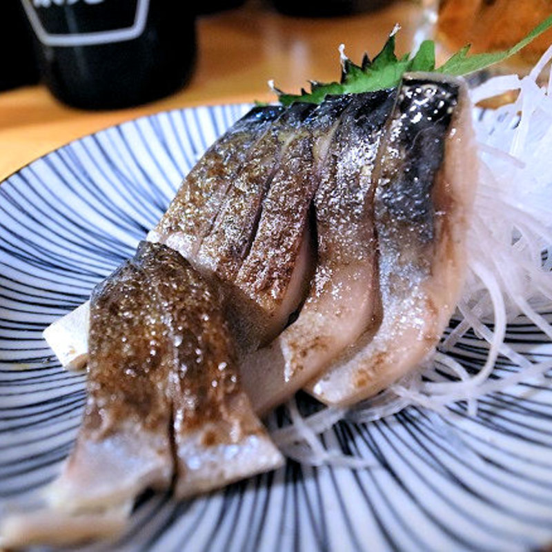 炙りしめさば(大衆酒場 ろくふみ)