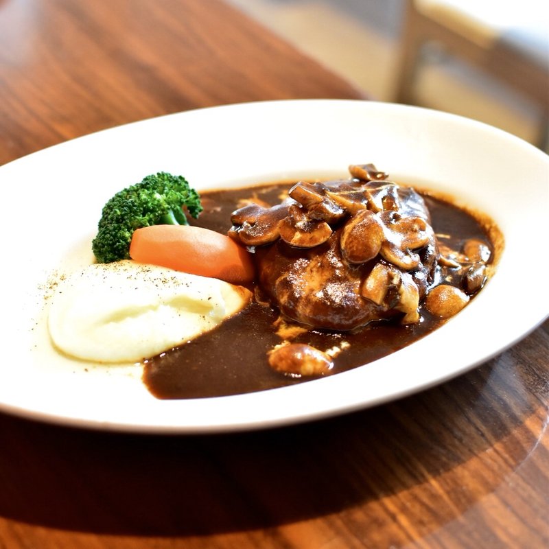 特製デミグラスソースのハンバーグ(キッチンさくらい )