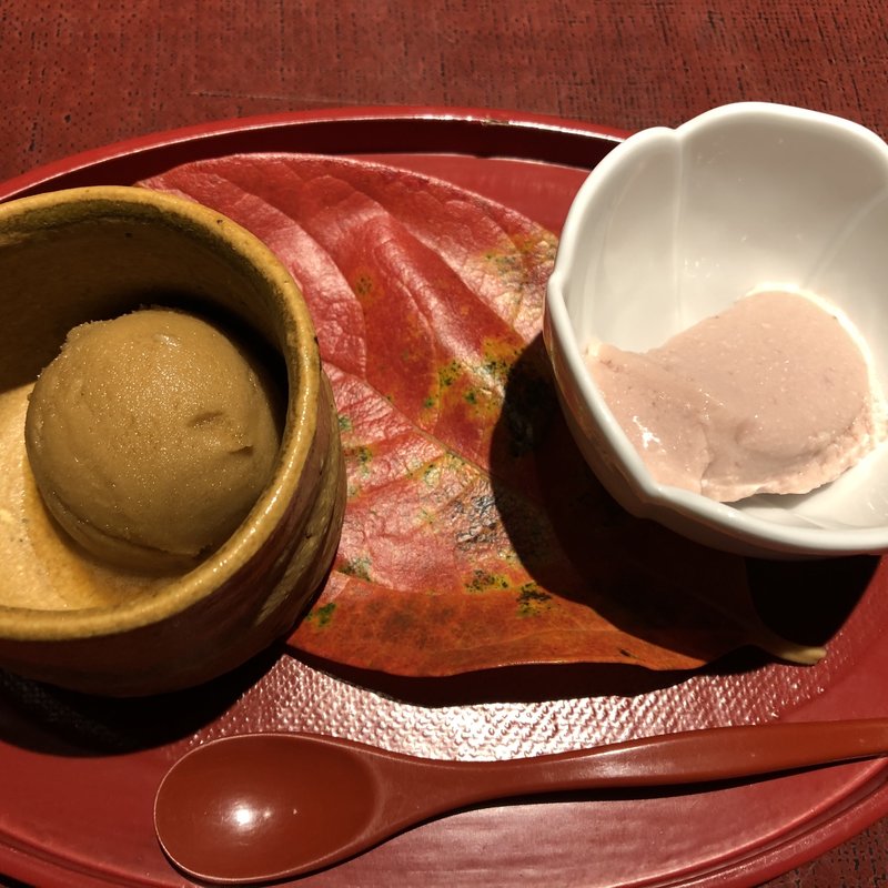 黒糖アイスと苺の豆乳寄せ(銀座うち山)