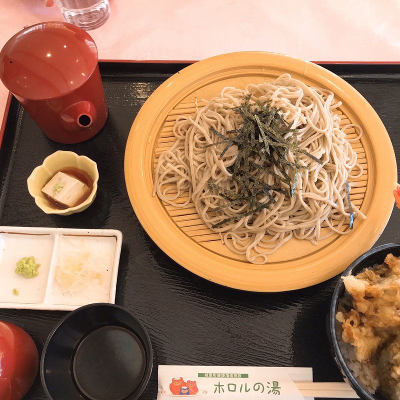 ざるそばミニ丼セット(食事処ホロル)