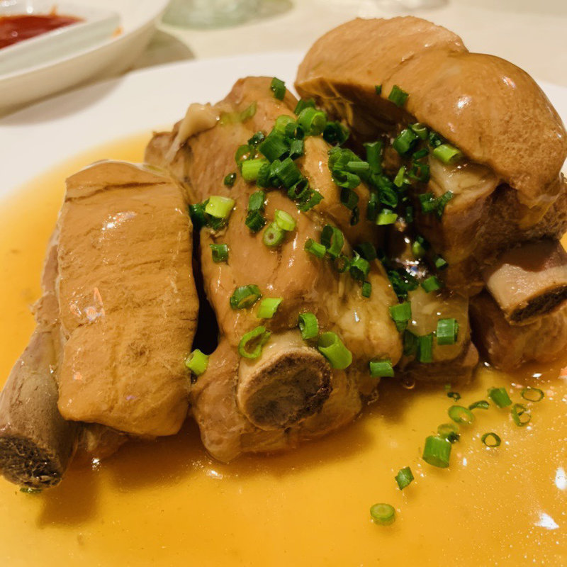 骨つき豚(琉球食堂)