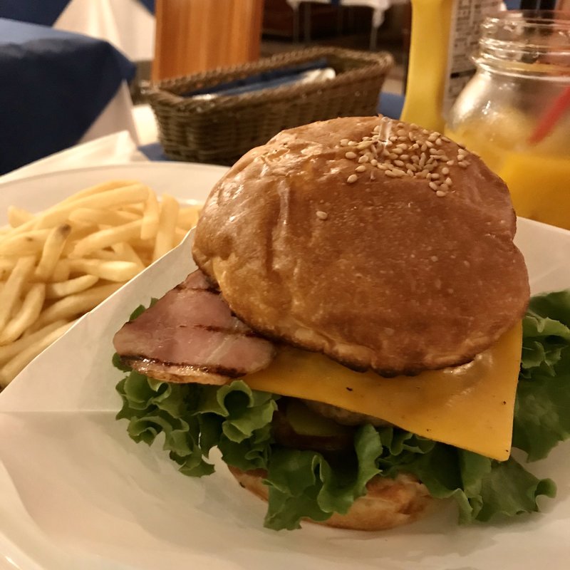 ハンバーガー(MLB Cafe Tokyo （エムエルビーカフェトウキョウ）)