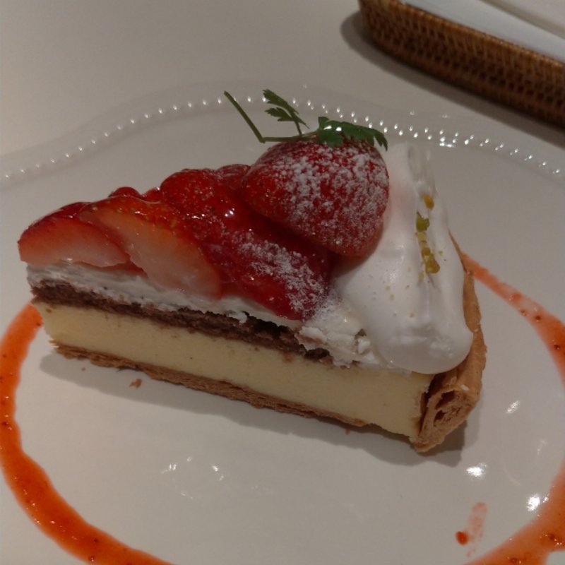 いちごのタルト(ラ・メゾン アンソレイユターブル ルミネ横浜店)