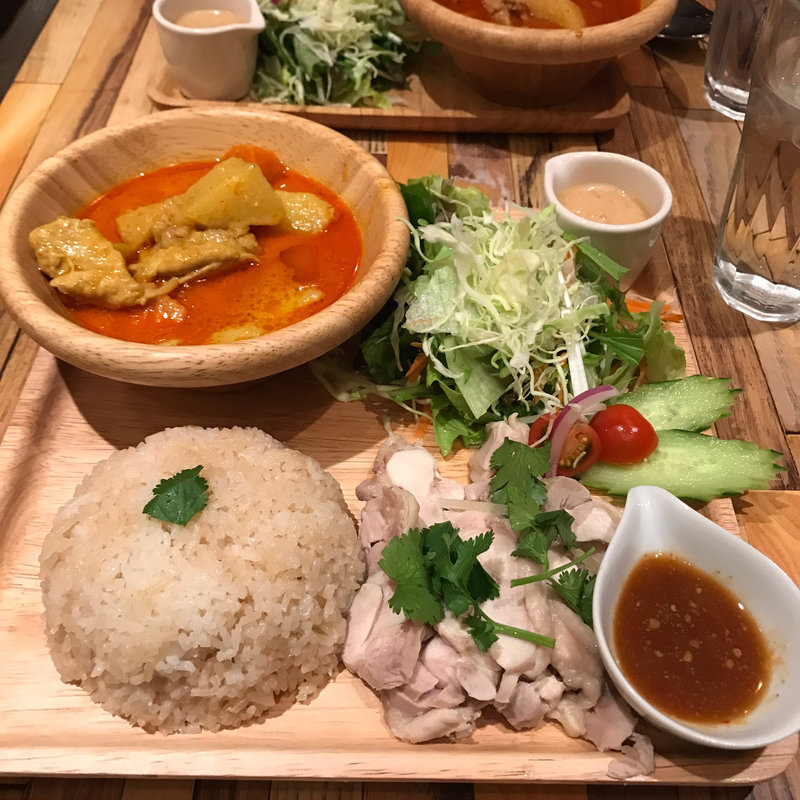 カオマンガイ&レッドカレー(マンゴツリー カフェ ルミネ池袋店 （Mango Tree Cafe）)